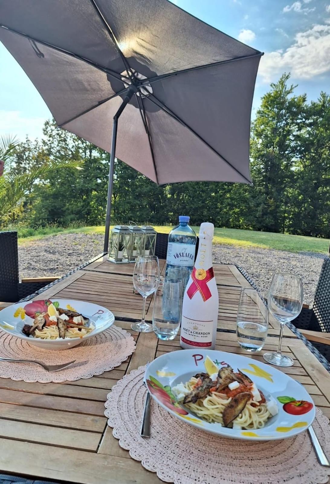 Feriendomizil Schleich Am Steinriegl Apartman Bad Gleichenberg Kültér fotó